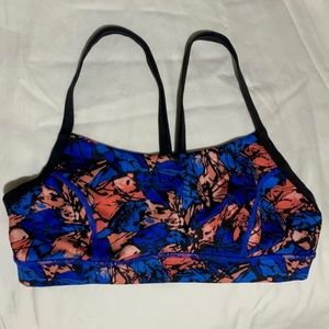 NWOT Lululemon Sport Bra Size 8